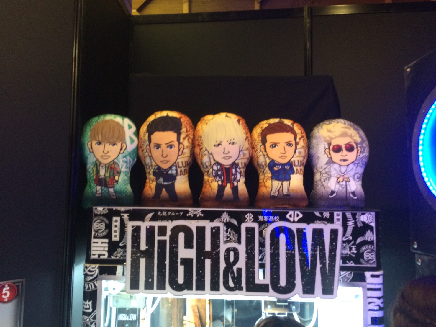 HiGH&LOW THE BASE ガチャ&クレーンゲーム